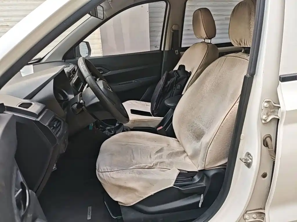 Wuling Hongguang — миниатюра 11