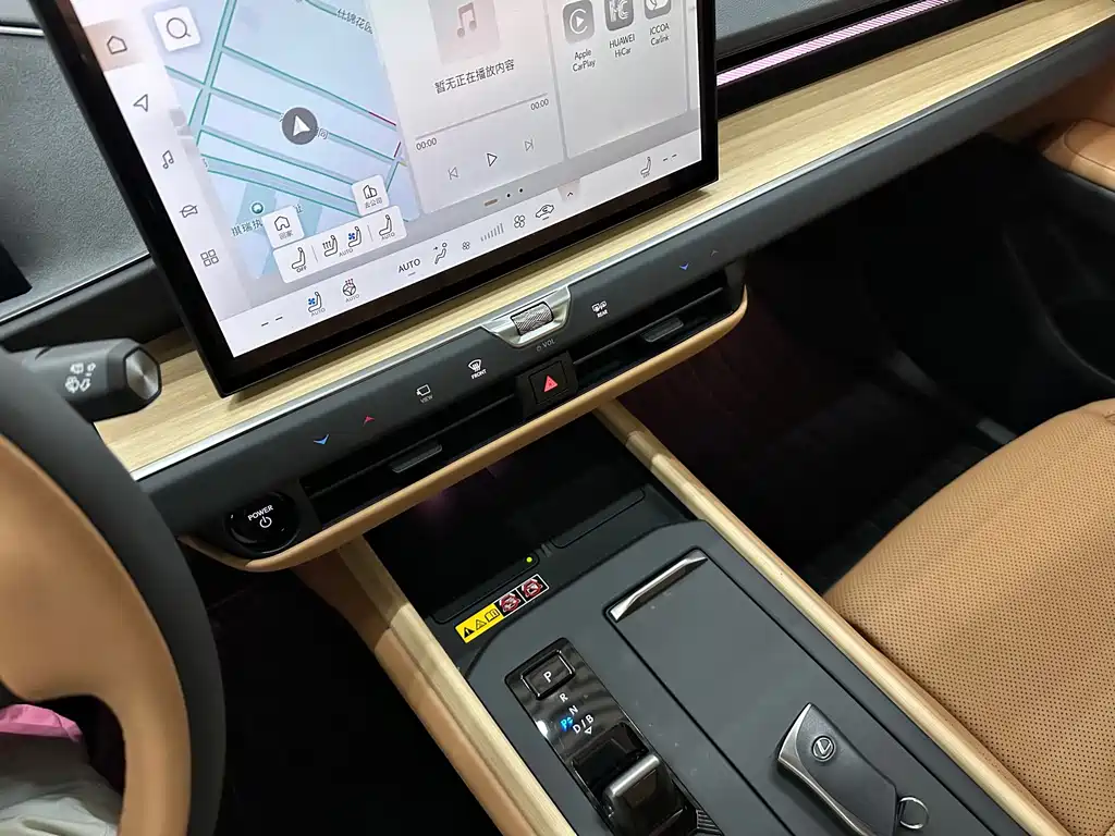 Lexus ES — миниатюра 10