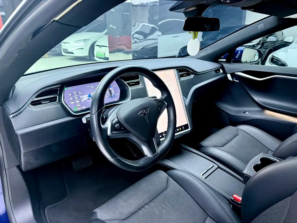 Tesla Model S — миниатюра 5