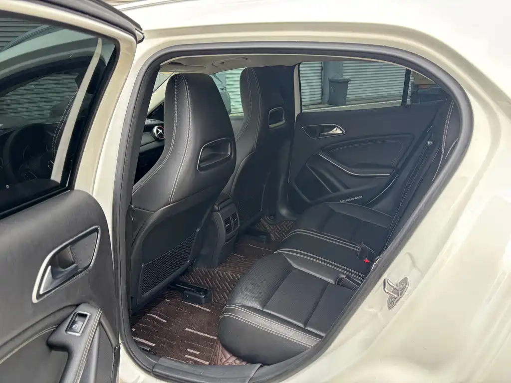 Mercedes-Benz GLA — миниатюра 8