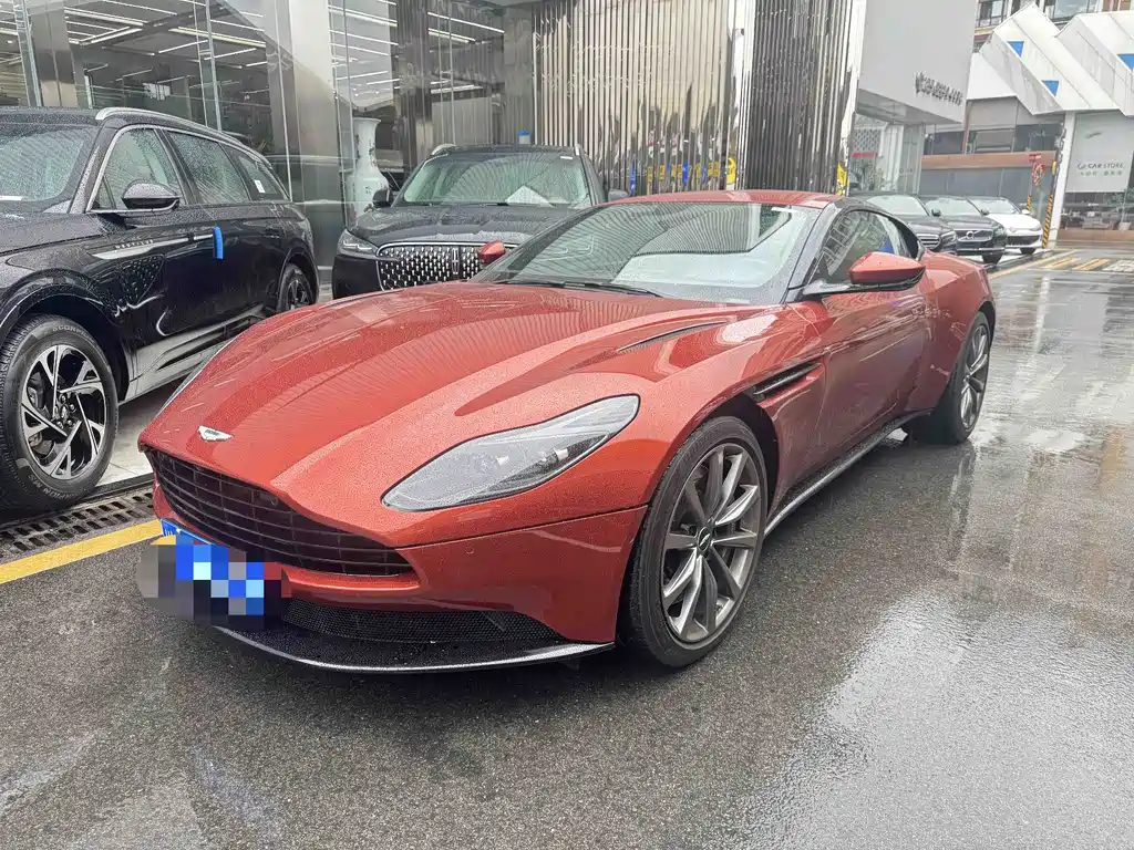 Aston Martin DB11
