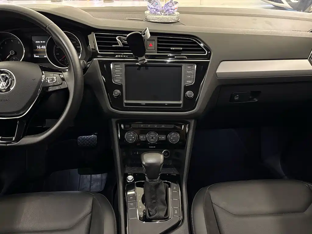 Volkswagen Tiguan L — миниатюра 16