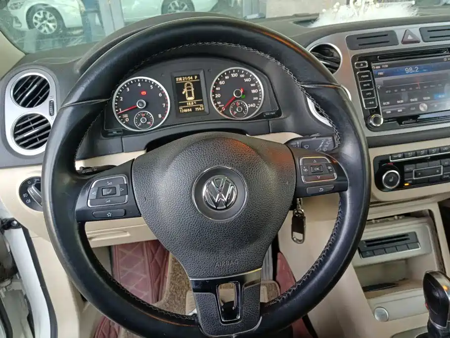 Volkswagen Tiguan — миниатюра 15