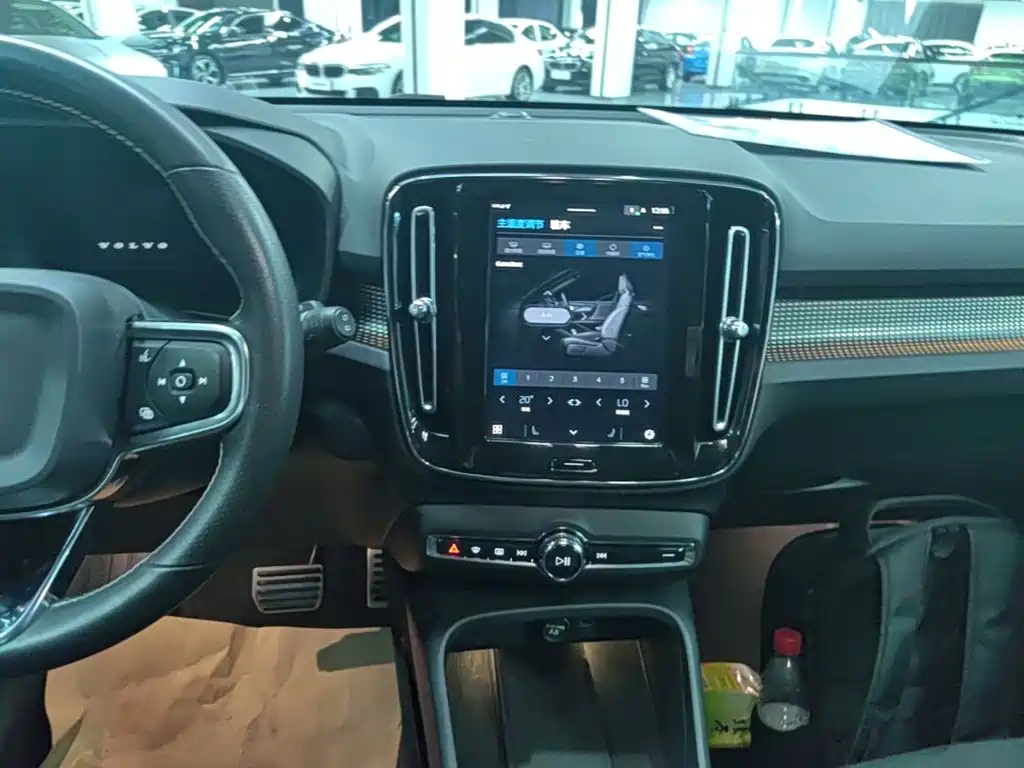 Volvo XC40 NEV — миниатюра 13