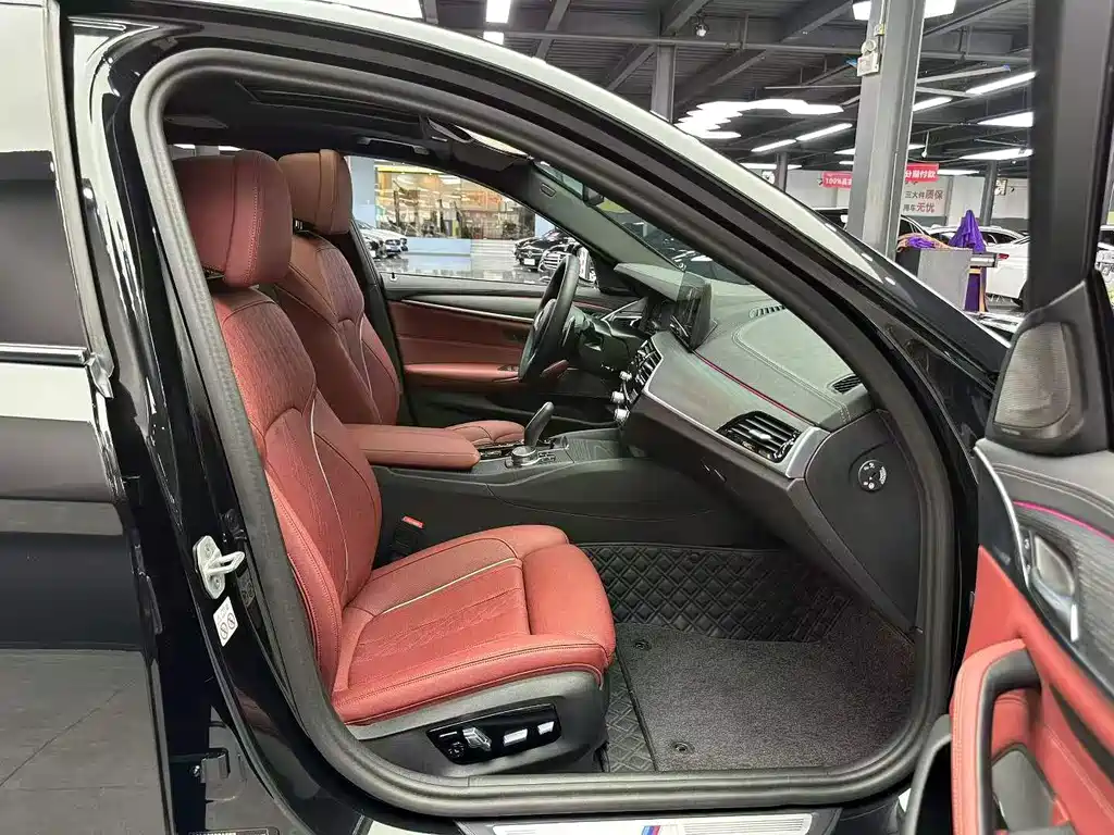 BMW 5 Series — миниатюра 4