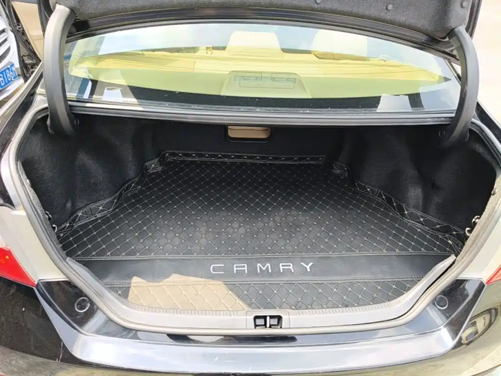 Toyota Camry — миниатюра 19