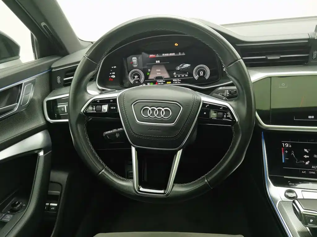 Audi A6L New Energy — миниатюра 11