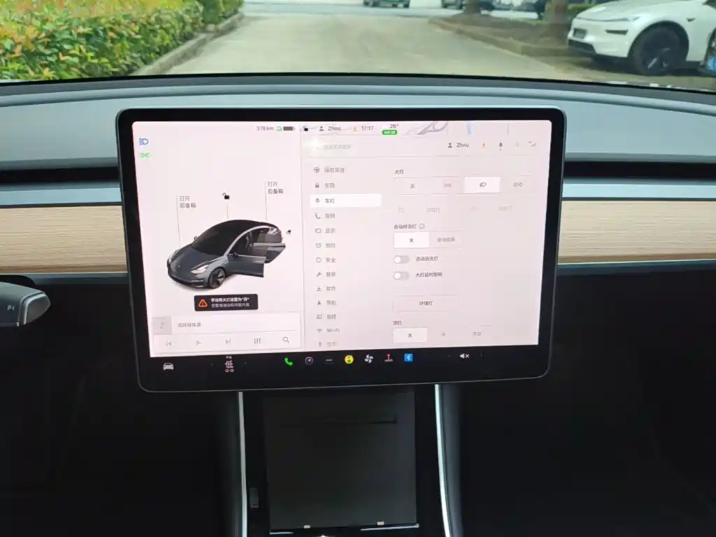 Tesla Model 3 — миниатюра 13