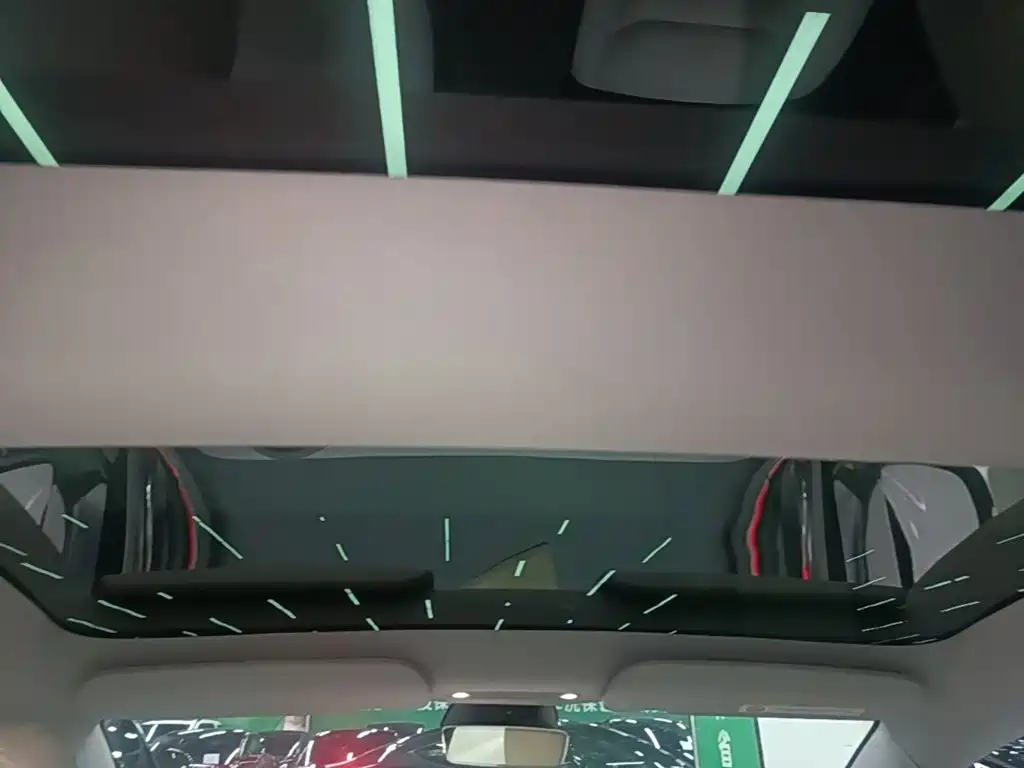 Tesla Model 3 — миниатюра 18