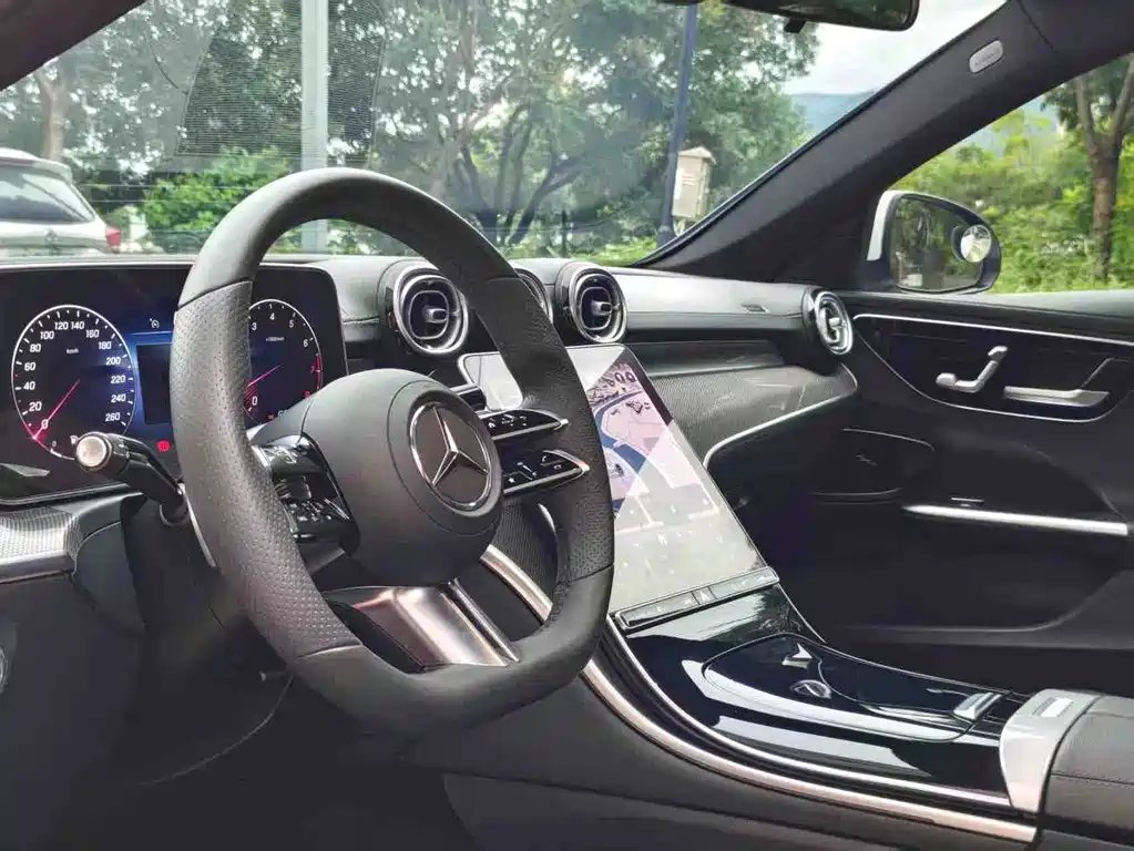 Mercedes-Benz C-Class — миниатюра 7