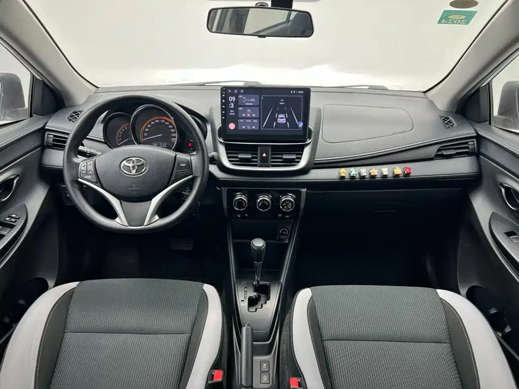 Toyota Yaris L — миниатюра 19