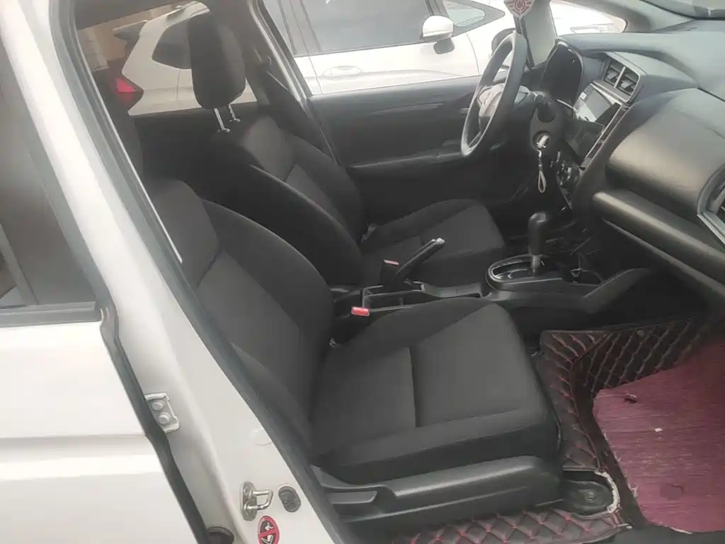 Honda Fit — миниатюра 25