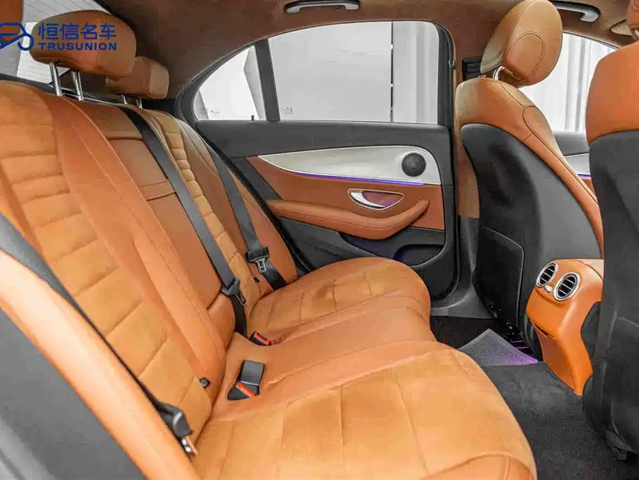 Mercedes-Benz E-Class — миниатюра 16