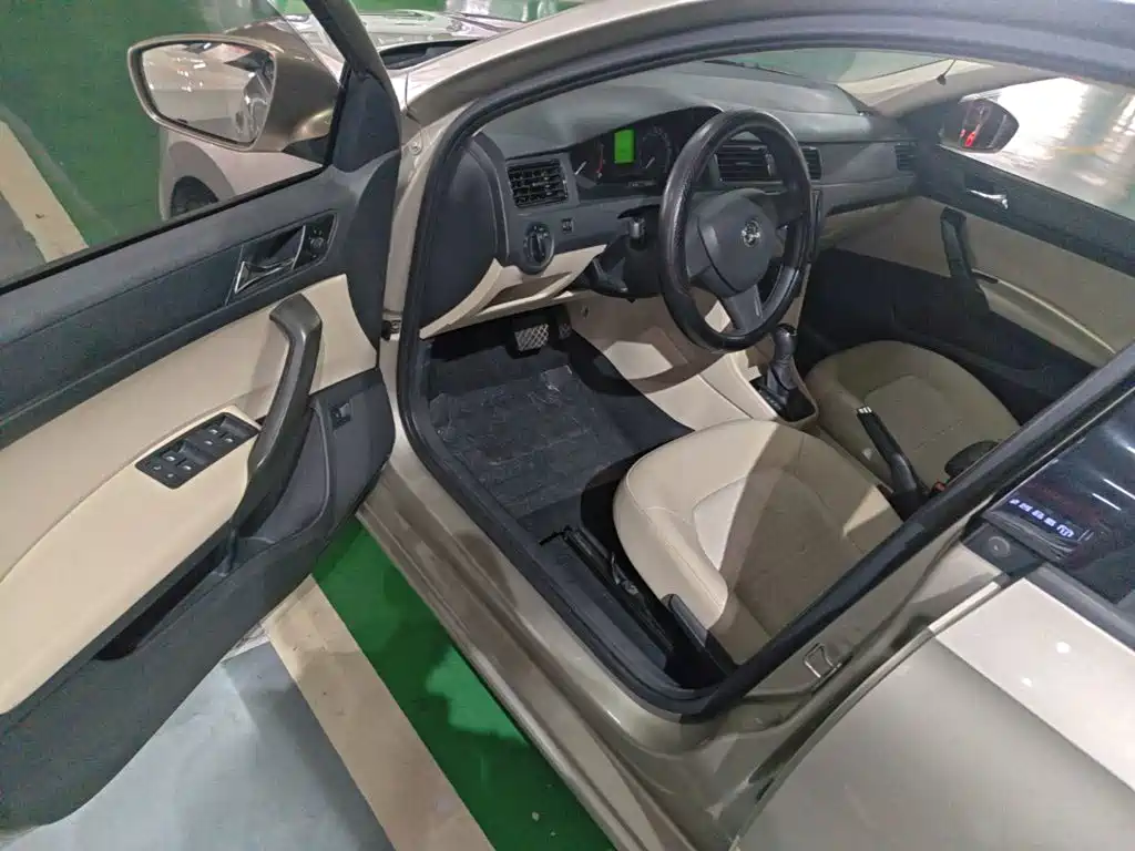 Skoda Rapid — миниатюра 16