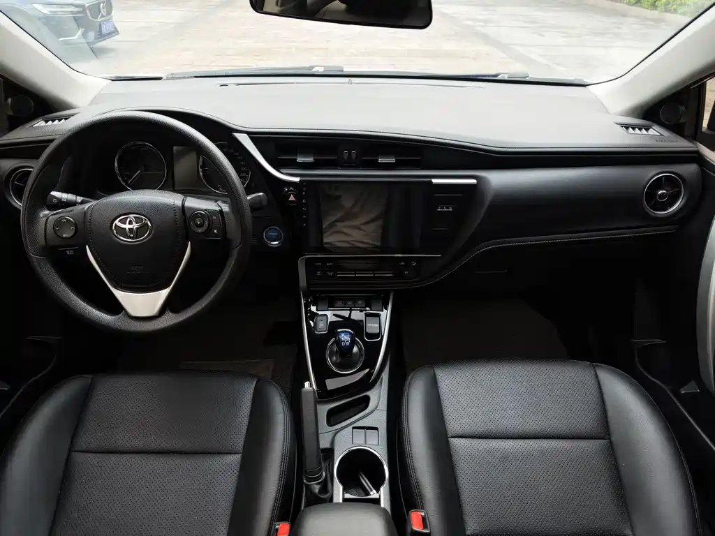Toyota Corolla Hybrid — миниатюра 8