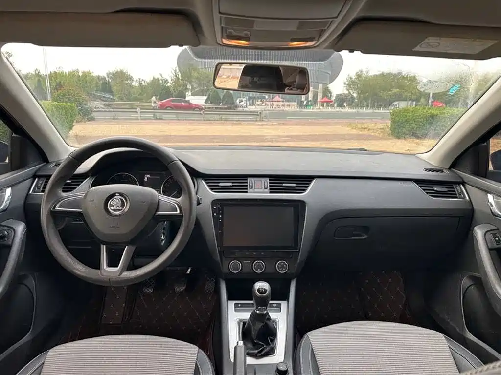 Skoda Octavia — миниатюра 9