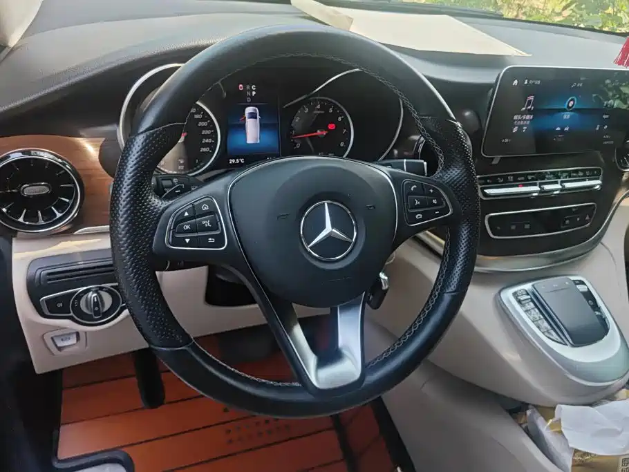Mercedes-Benz V-Class — миниатюра 15