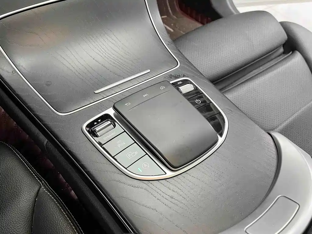 Mercedes-Benz C-Class — миниатюра 19