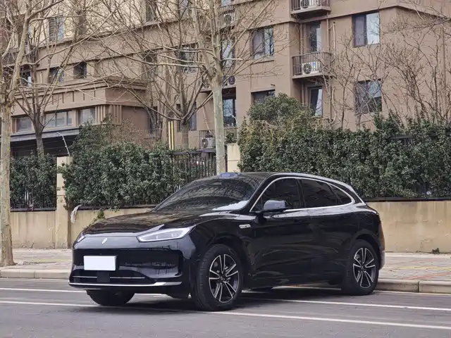 AITO ASK THE WORLD M5 2025