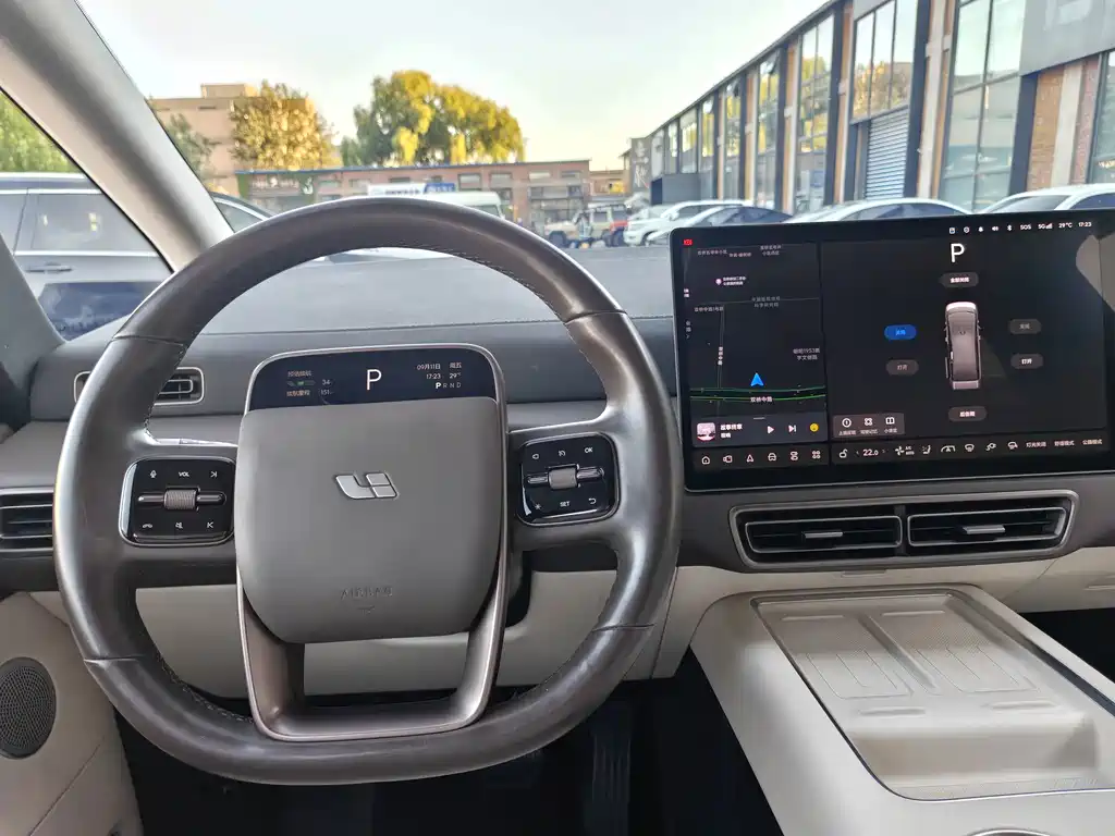 Li Auto Li MEGA — миниатюра 25