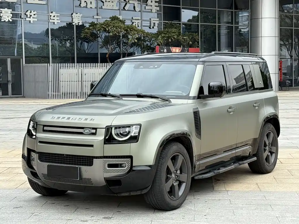 LAND ROVER DEFENDER