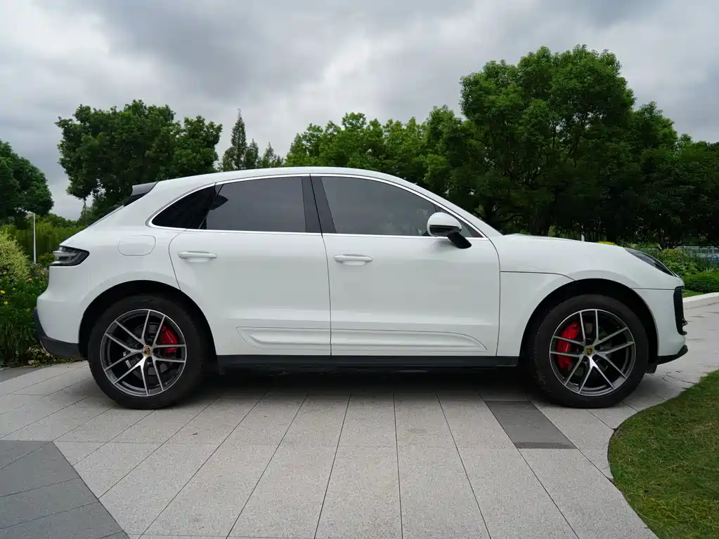 Porsche Macan — миниатюра 16