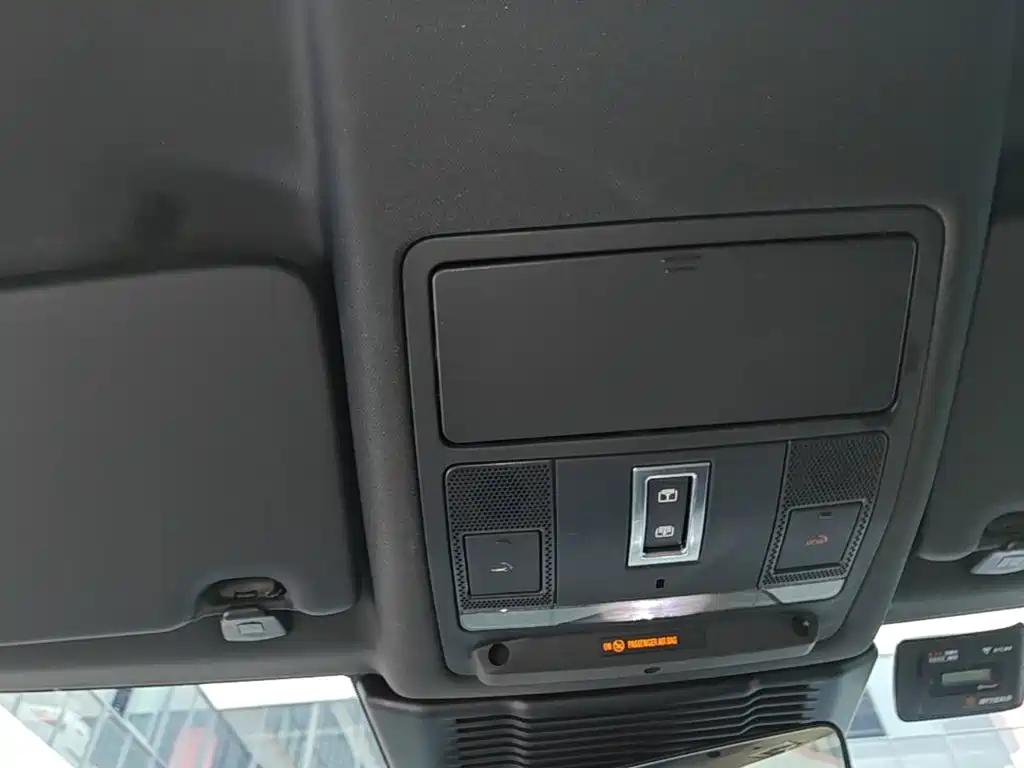 Land Rover Discovery Sport — миниатюра 18