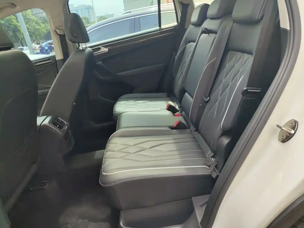 Volkswagen Tiguan L — миниатюра 17