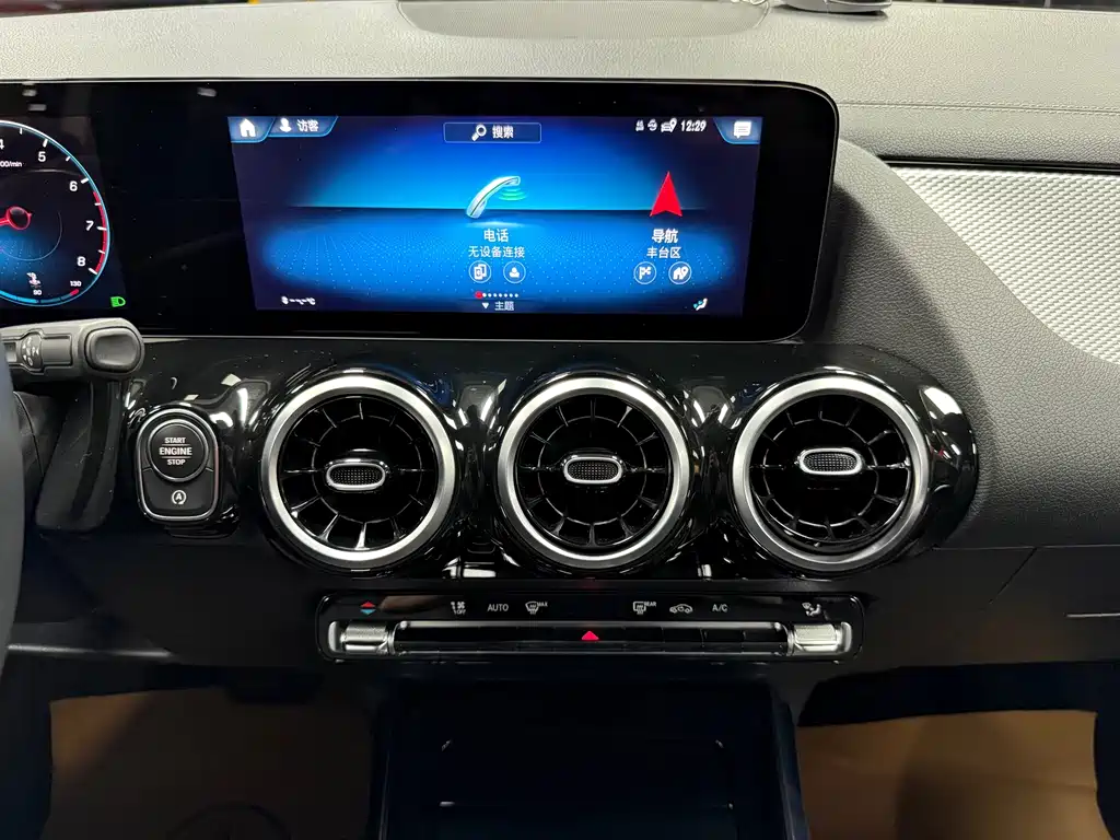 Mercedes-Benz GLA — миниатюра 15
