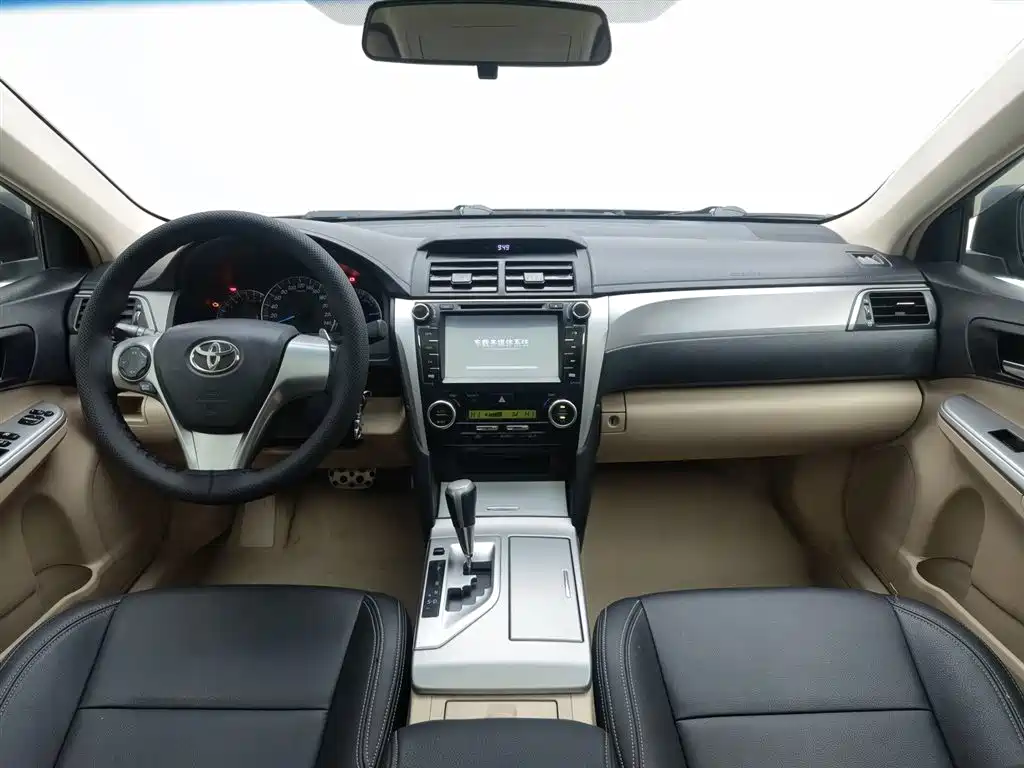 Toyota Camry 2012 2.0S