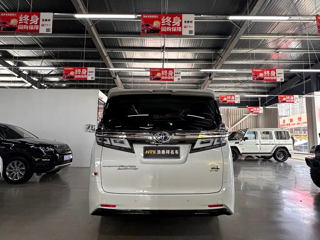 Toyota Vellfire — миниатюра 6