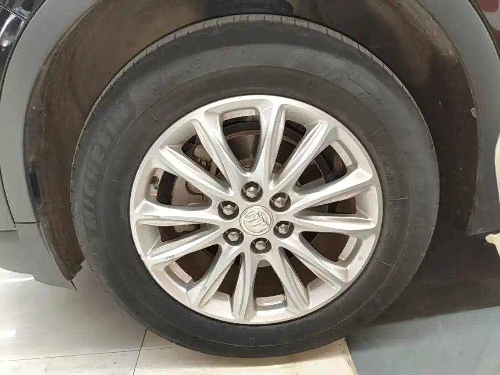 Buick Enclave — миниатюра 23