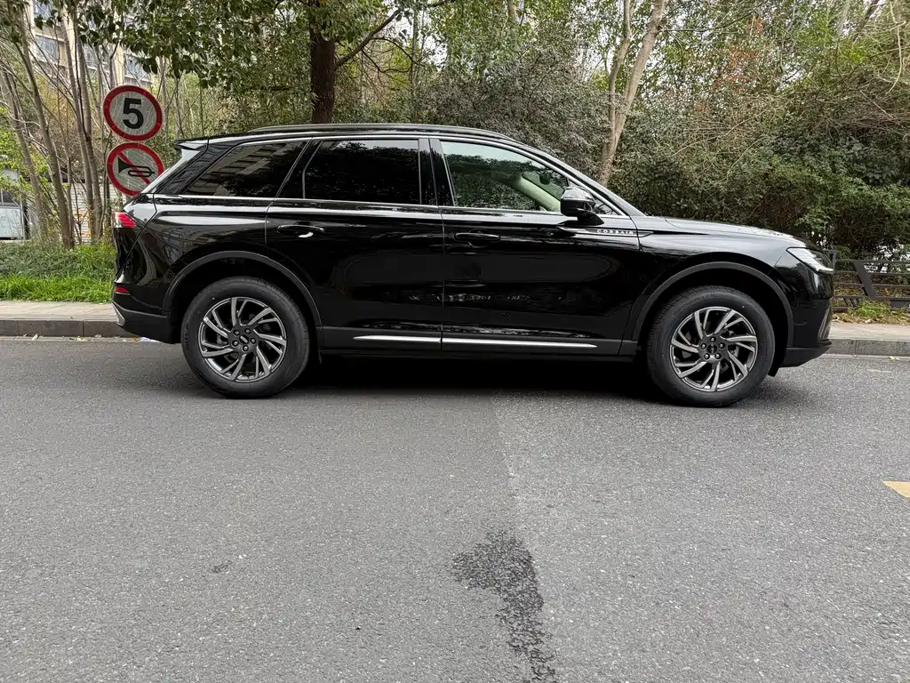 Lincoln Corsair 2025 2.0T Premium