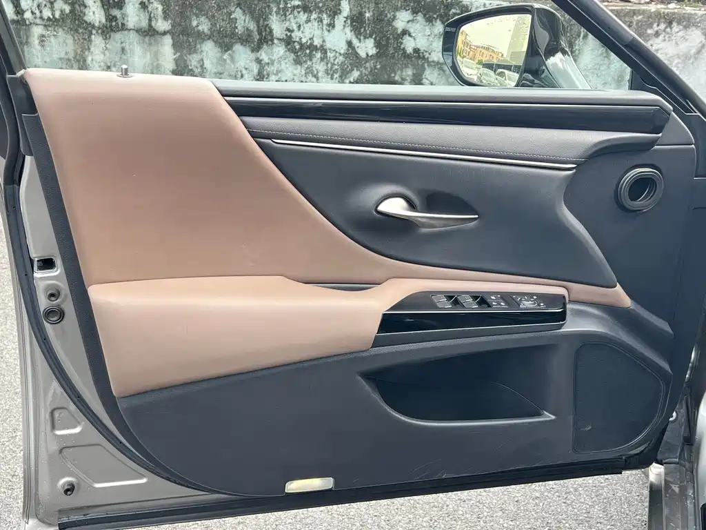 Lexus ES — миниатюра 8