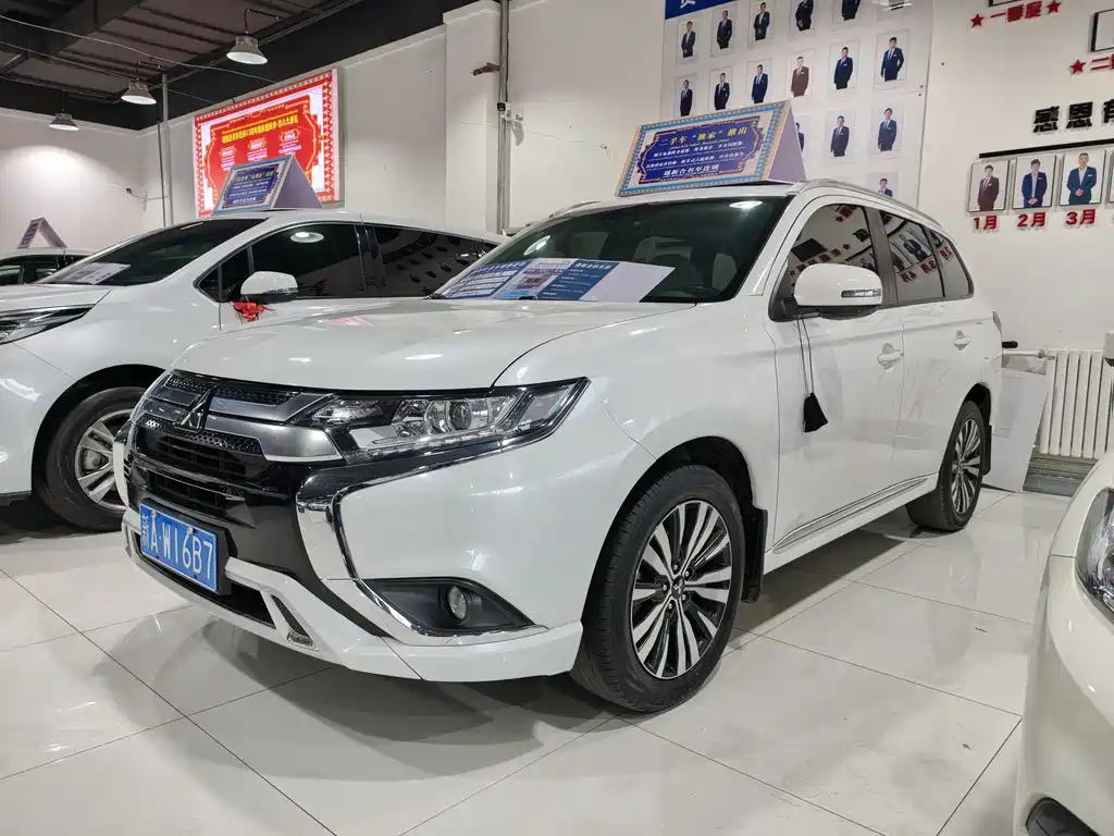 MITSUBISHI OUTLANDER