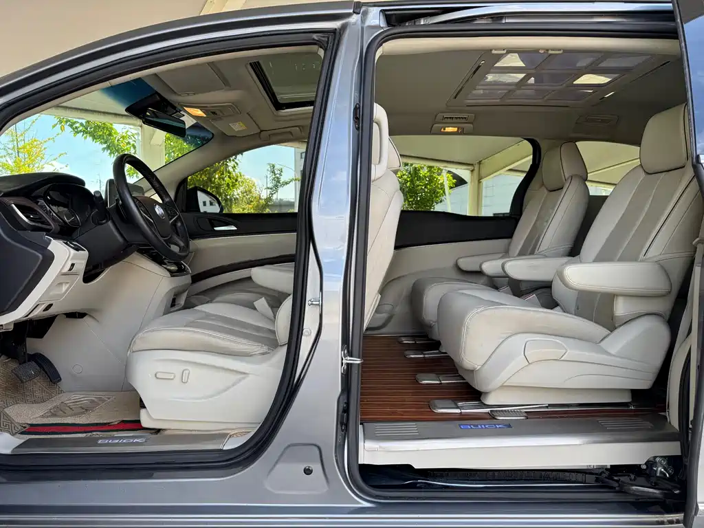 Buick GL8 — миниатюра 10