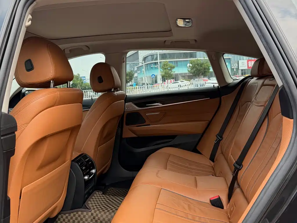 BMW 6 Series GT — миниатюра 7