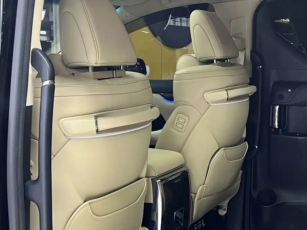 Toyota Vellfire — миниатюра 15