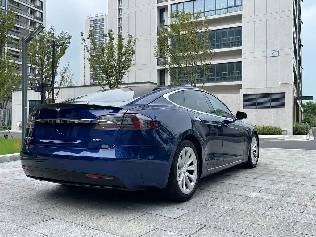 TESLA MODEL S