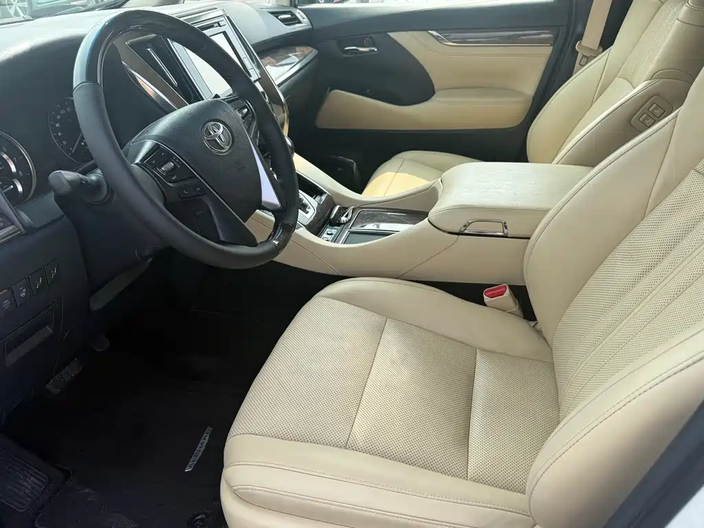 Toyota Alphard 2018 3.5L Luxury