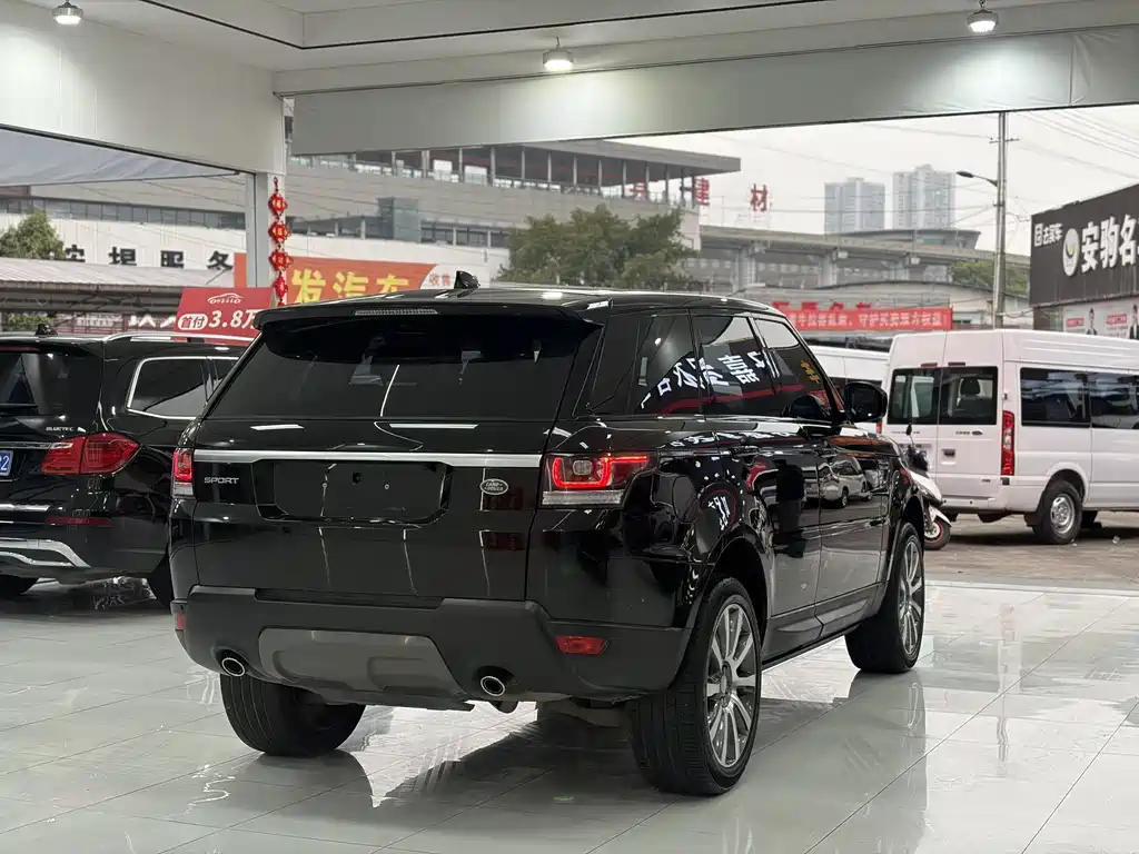 Land Rover Range Rover Sport 2017 3.0 SC V6 SE