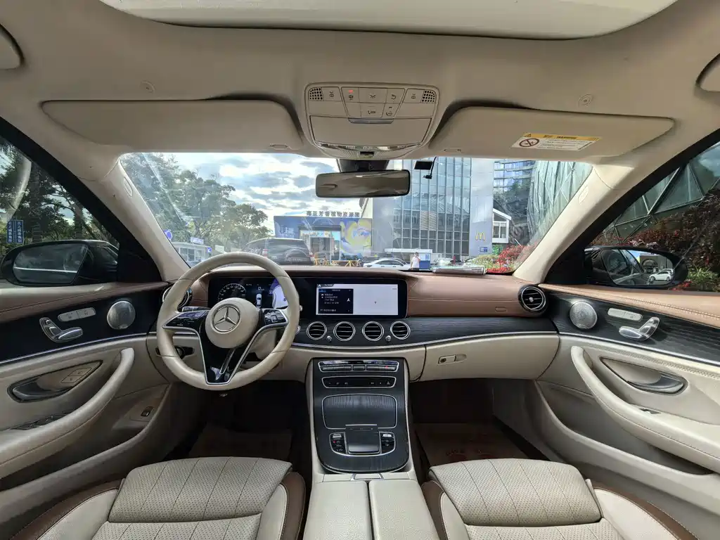 Mercedes-Benz E-Class — миниатюра 11