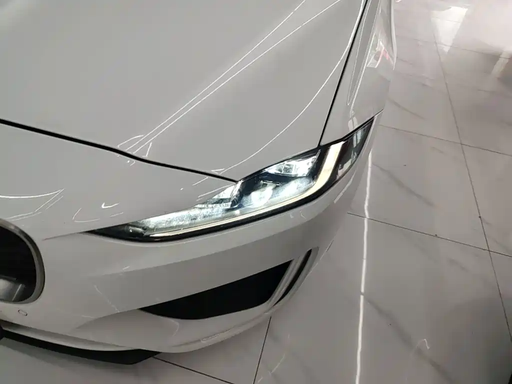 Jaguar XEL — миниатюра 24