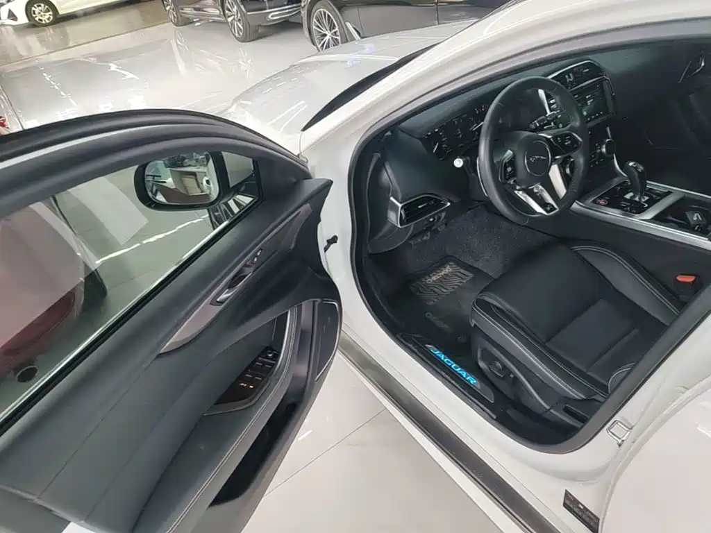 Jaguar XEL — миниатюра 16