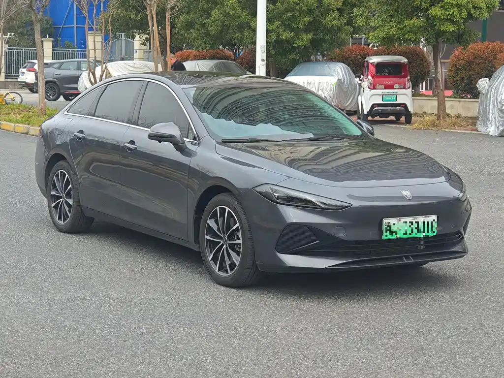 ROEWE D7