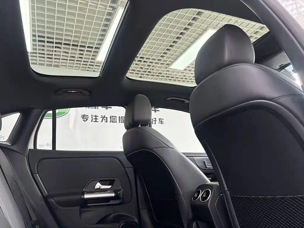 Mercedes-Benz GLA — миниатюра 24