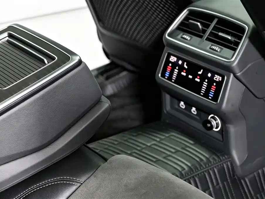 Audi A6L — миниатюра 12