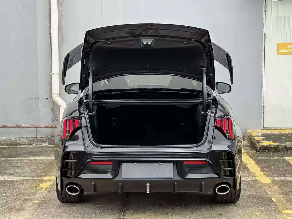 Lynk & Co 03 — миниатюра 27