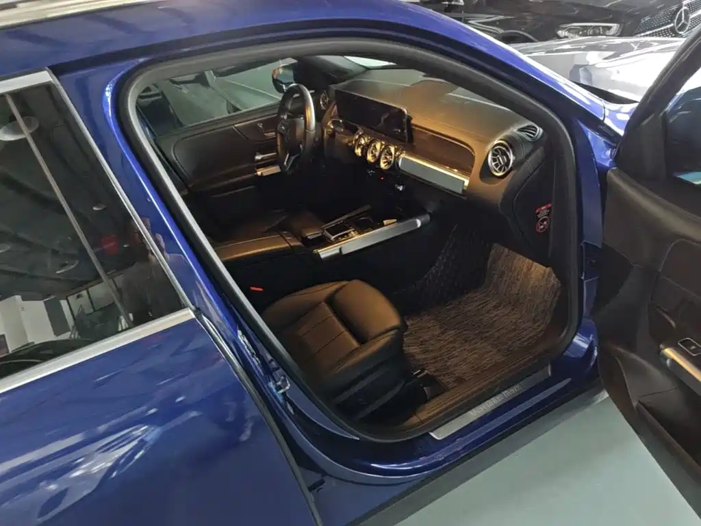 Mercedes-Benz GLB — миниатюра 20