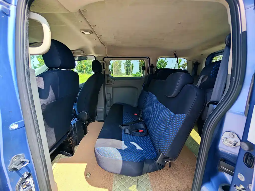 Nissan NV200 — миниатюра 12